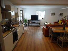 Spacious Apartment in Winchester