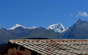 Artesonraju Hostel Huaraz