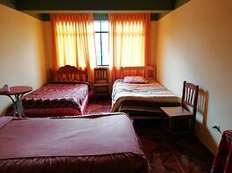 Artesonraju Hostel Huaraz