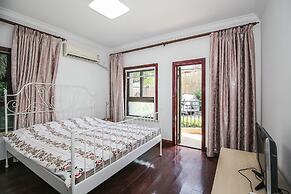 Ellies Apartment Biyun Branch