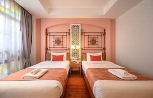 Woo Gallery and Boutique Hotel