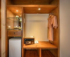 Woo Gallery and Boutique Hotel