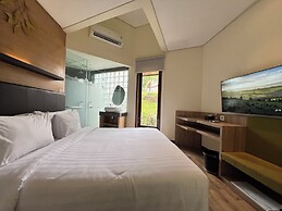 Villa 4-BR Klub Bunga No. 8 Batu Malang