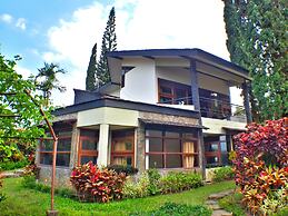 Villa 4 Kamar Klub Bunga Resort No.8