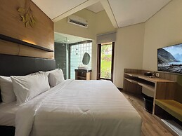 Villa 4-BR Klub Bunga No. 8 Batu Malang