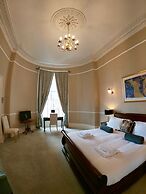 Escape To Edinburgh @ Albyn Place