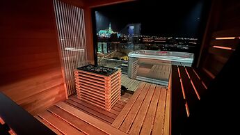 BOUTIQUE HOTEL11 with rooftop SPA