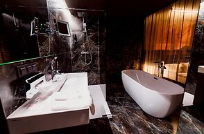 BOUTIQUE HOTEL11 with rooftop SPA