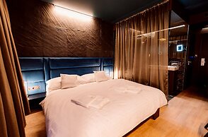 BOUTIQUE HOTEL11 with rooftop SPA