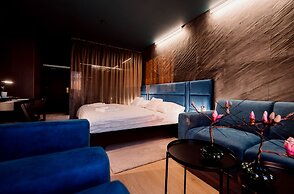 BOUTIQUE HOTEL11 with rooftop SPA