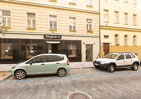 Premier Apartment near Museum