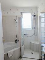 Apartmenthaus am Rhein