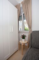 Split Summer Lounge Apartments