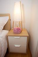 Split Summer Lounge Apartments