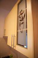 Split Summer Lounge Apartments