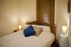 Newly Refurbed Home With Free Parking