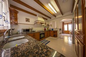 Casa Camino al Castillo