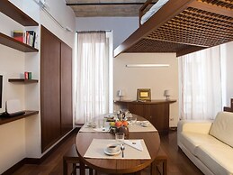 Trevi Fountain - Lovely Loft Apartment