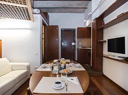 Trevi Fountain - Lovely Loft Apartment