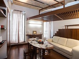 Trevi Fountain - Lovely Loft Apartment