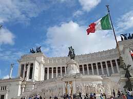 Trevi Fountain - Lovely Loft Apartment