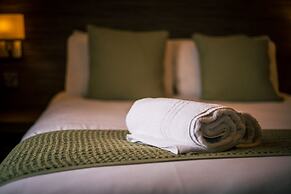 The Three Horseshoes