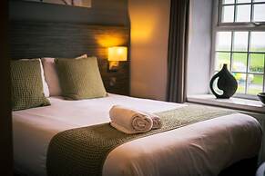 The Three Horseshoes