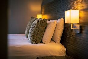 The Three Horseshoes