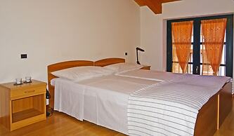 Holideal Campione Bed & Surf