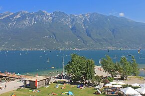 Holideal Campione Bed & Surf