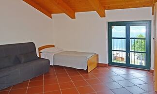 Holideal Campione Bed & Surf