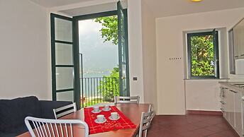 Holideal Campione Bed & Surf