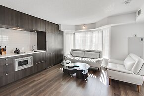 Amazing Royal Suites Yorkville