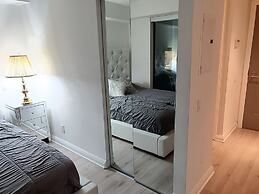 Amazing Royal Suites Yorkville