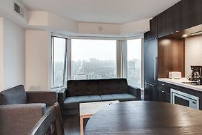 Amazing Royal Suites Yorkville