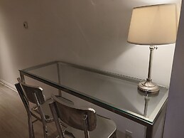 Amazing Royal Suites Yorkville