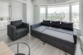 Amazing Royal Suites Yorkville