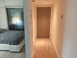 Amazing Royal Suites Yorkville