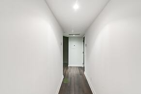 Amazing Royal Suites Yorkville