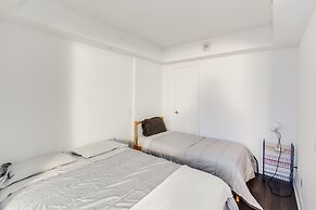 Amazing Royal Suites Yorkville