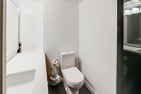 Amazing Royal Suites Yorkville