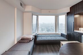 Amazing Royal Suites Yorkville