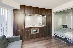 Amazing Royal Suites Yorkville