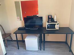 The Canterbury Inn of Downtown Invermere