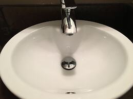 The Canterbury Inn of Downtown Invermere