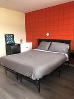 The Canterbury Inn of Downtown Invermere