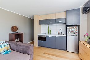 Modern Apartment Short Walk to SkyTower