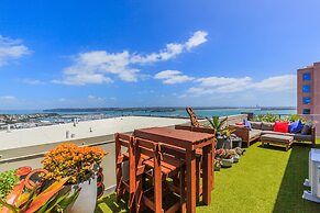 Modern Apartment Short Walk to SkyTower