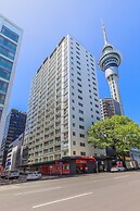 Modern Apartment Short Walk to SkyTower