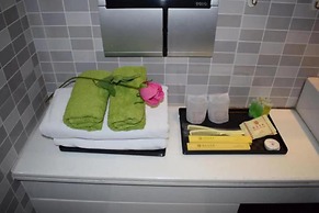 Lingnaying Business Apartment